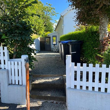 Lite Hus Med Egen Inngang - Sentral Beliggenhet Хёугесунн Экстерьер фото