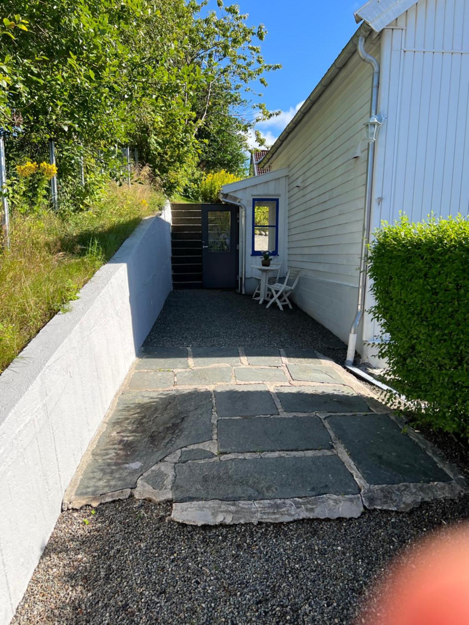 Lite Hus Med Egen Inngang - Sentral Beliggenhet Хёугесунн Экстерьер фото