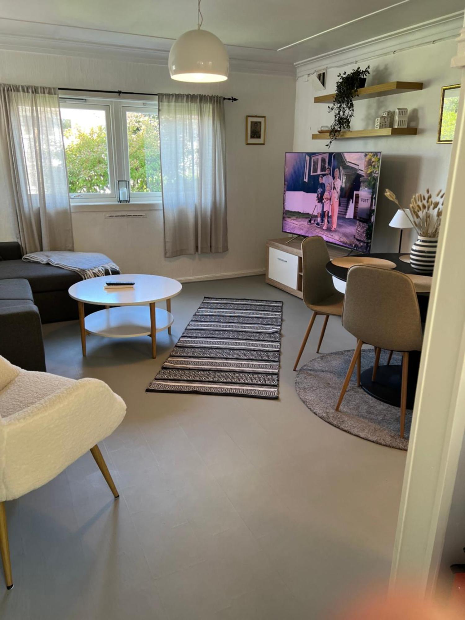 Lite Hus Med Egen Inngang - Sentral Beliggenhet Хёугесунн Экстерьер фото