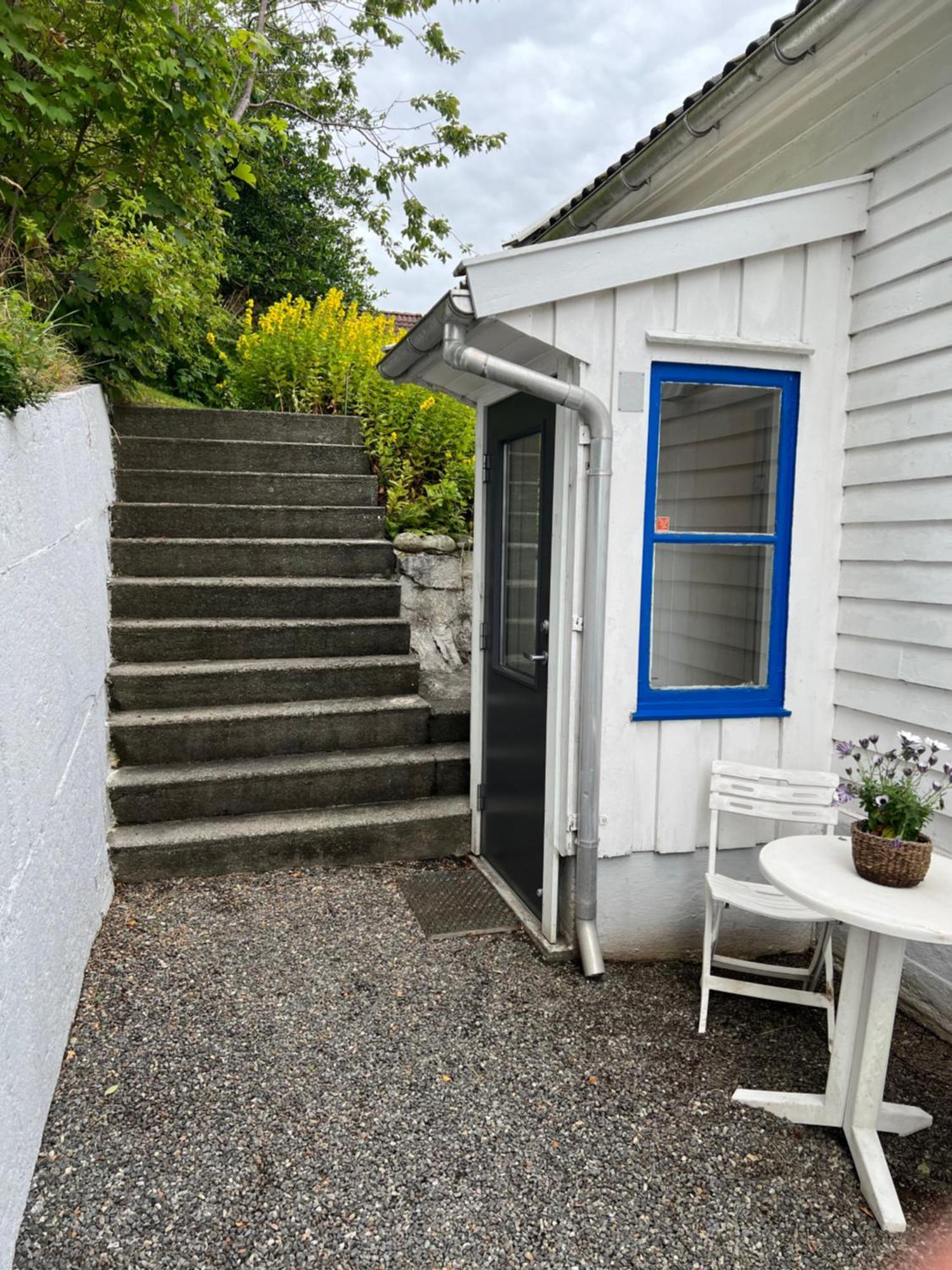 Lite Hus Med Egen Inngang - Sentral Beliggenhet Хёугесунн Экстерьер фото